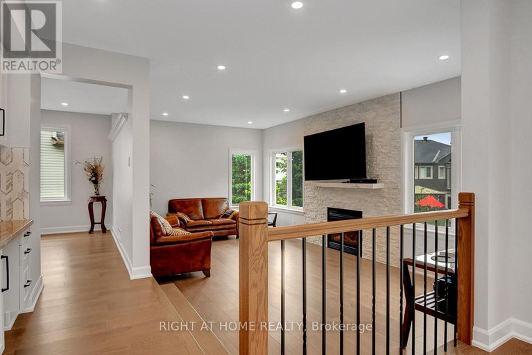 28499567/498-landswood-way/stittsville-south/ottawa/ontario/K2S0A5_15