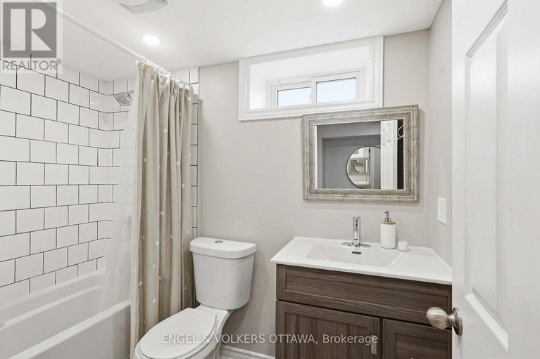 29105494/1260-henry-farm-drive/copeland-park/ottawa/ontario/K2C2E2_28