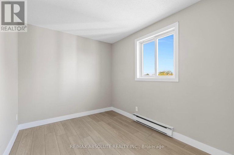 28995310/73b-750-st-andre-drive/hiawatha-parkconvent-glen/ottawa/ontario/K1C4R8_21