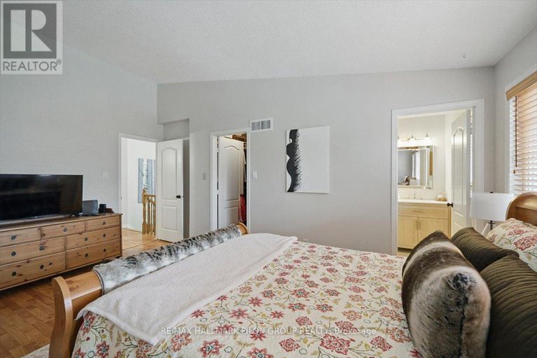 28576783/11-great-oak-private/riverview-park/ottawa/ontario/K1G6P7_13
