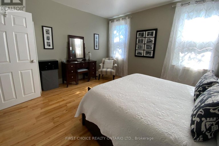 27992529/245-york-street/lower-town/ottawa/ontario/K1N5T9_20