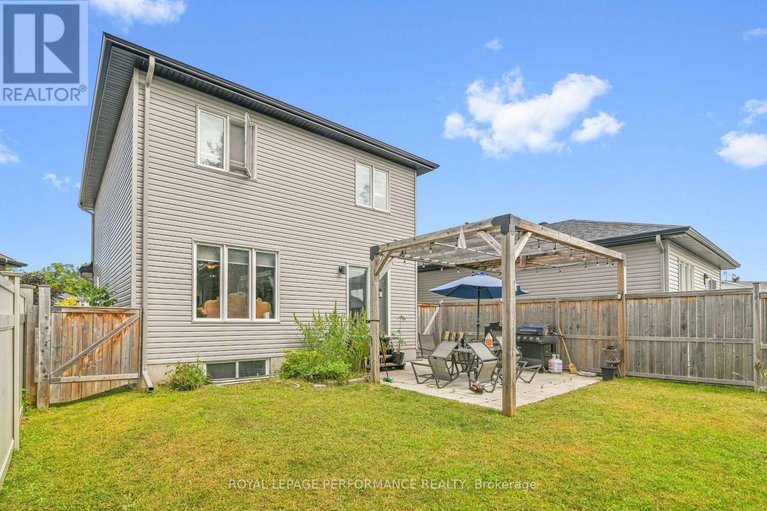 29131764/609-robert-street/town-of-rockland/clarence-rockland/ontario/K4K1E8_26