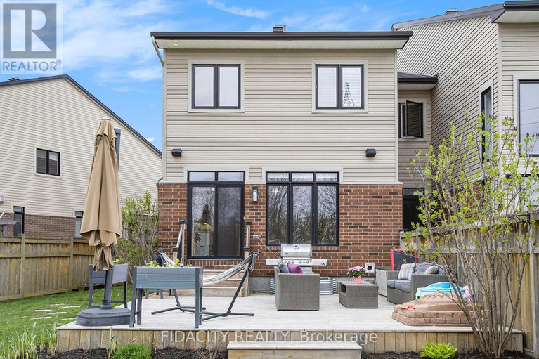 28286993/670-whitecliffs-avenue/riverside-south/ottawa/ontario/K1V2N4_32