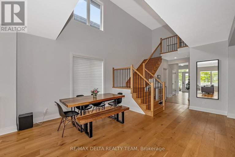 28467880/128-crevasse-road/mer-bleuebradley-estatesanderson-park/ottawa/ontario/K1W0P9_6