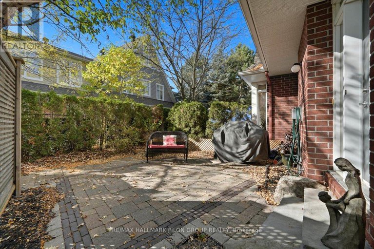 28990887/2380-virginia-drive/urbandale-acres/ottawa/ontario/K1H6S2_25