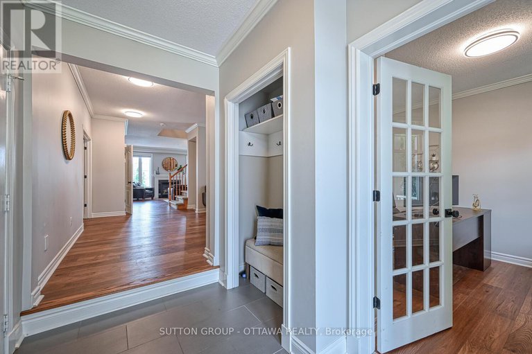 28623139/329-west-ridge-drive/stittsville-south/ottawa/ontario/K2S2G7_5
