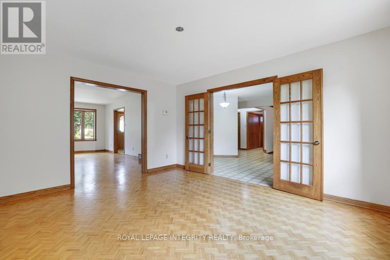 28932150/2291-courtice-avenue-e/alta-vista/ottawa/ontario/K1H7G7_9