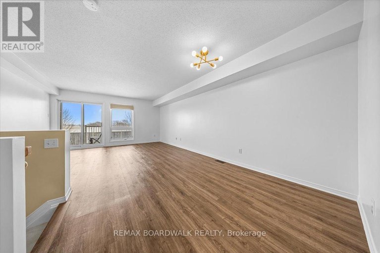 29483798/364-crownridge-drive/emerald-meadowstrailwest/ottawa/ontario/K2M3A4_15