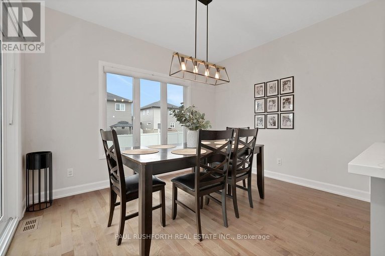 29685315/624-geneva-crescent/embrun/russell/ontario/K0A1W0_16