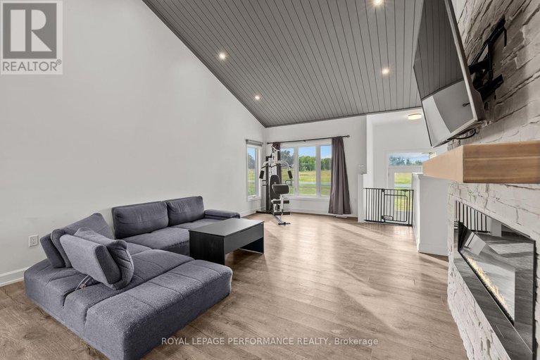 28836987/3348-bureau-road/north-glengarry-lochiel-twp/north-glengarry/ontario/K0C1A0_17