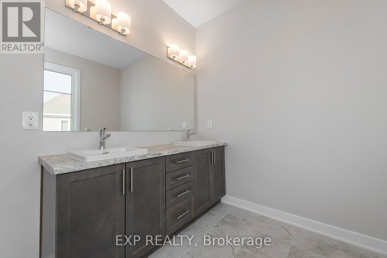 28594727/611-terrier-circle/goulbourn-twp-from-franktown-rdsouth-to-rideau/ottawa/ontario/K0A2Z0_22