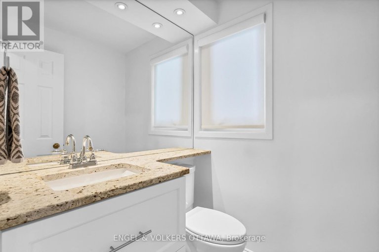 29373650/29-valley-ridge-street/borden-farmstewart-farmcarleton-heightsparkwood-hills/ottawa/ontario/K2E7W3_24