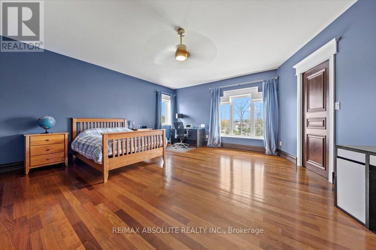 28246473/124-biltmore-crescent/btwn-franktown-rd-fallowfield-rd/ottawa/ontario/K2S2C6_33