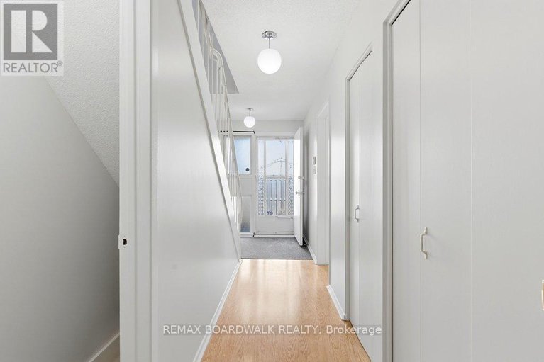 29640034/47-2210-loyola-avenue/beaconwood/ottawa/ontario/K1J8H5_4