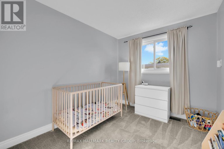 28989404/81-hadley-circle/bells-corners/ottawa/ontario/K2H7Z8_34