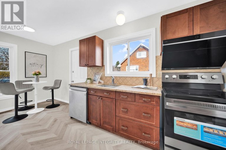 29553910/15-tarquin-crescent/westcliffe-estates/ottawa/ontario/K2H8J7_6