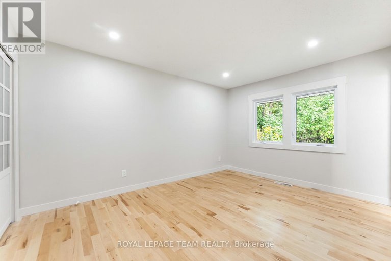 29148358/15-leacock-drive/beaverbrook/ottawa/ontario/K2K1R6_21