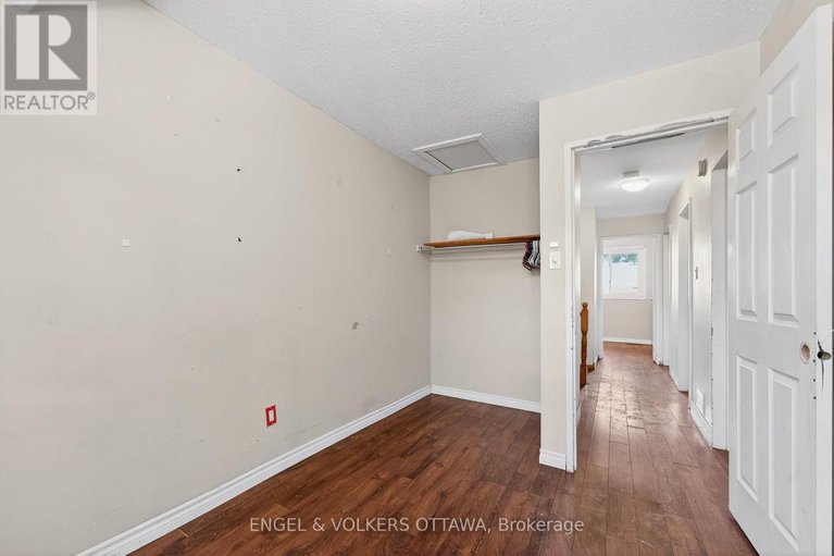 29362440/124-1449-ridgebrook-drive/pineview/ottawa/ontario/K1B4T1_31