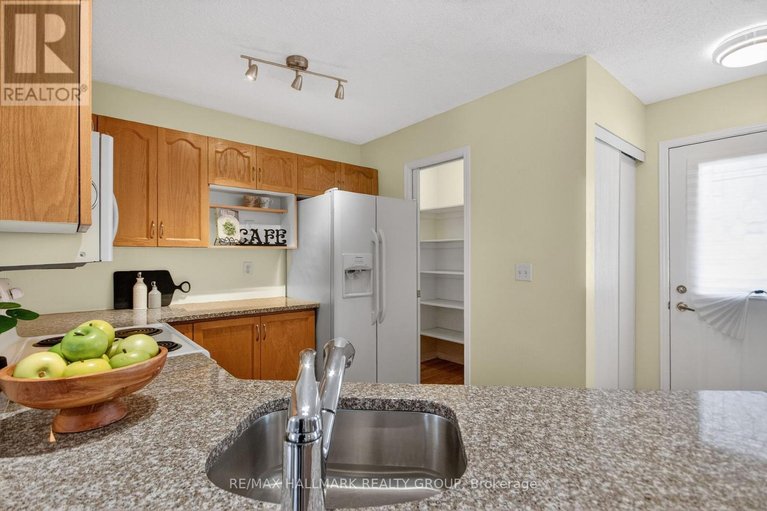 29541086/3-daphne-crescent/stittsville-south/ottawa/ontario/K2S1Y1_9