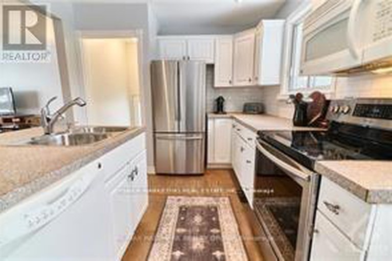 29244921/841-balsam-drive/chatelaine-village/ottawa/ontario/K1E1B8_7