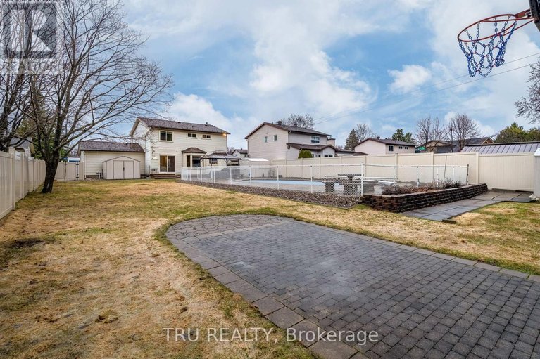 29611395/256-hoylake-crescent/bilberry-creekqueenswood-heights/ottawa/ontario/K1E2M8_41