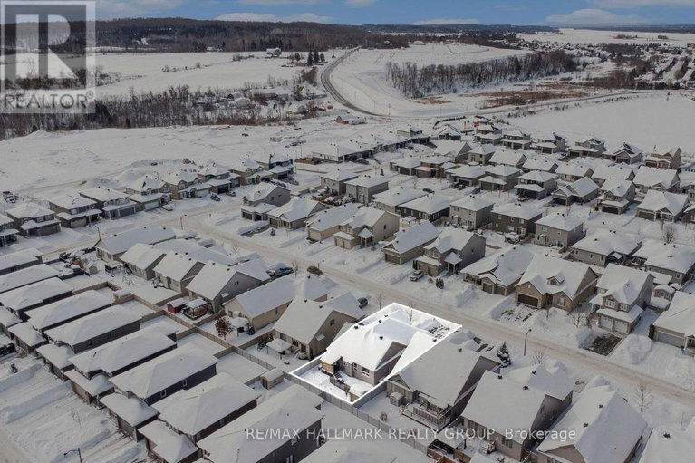 29312325/825-platinum-street/clarencerockland-twp/clarence-rockland/ontario/K4K0J2_45