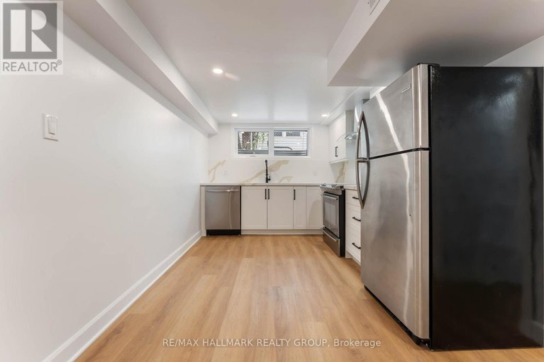 29099681/1796-saunderson-drive/elmvale-acres/ottawa/ontario/K1G2C2_15