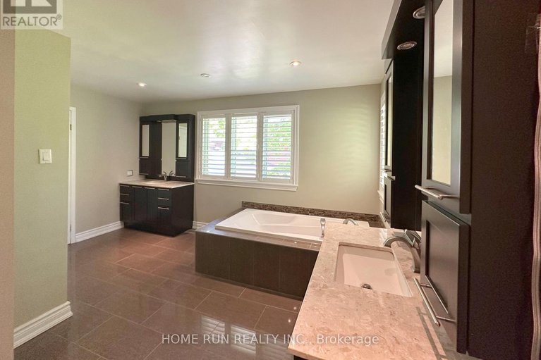 29592563/35-blue-heron-court/rockcliffe/ottawa/ontario/K1L8J7_28