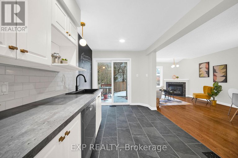 29260419/30-drysdale-street/beaverbrook/ottawa/ontario/K2K3L3_9