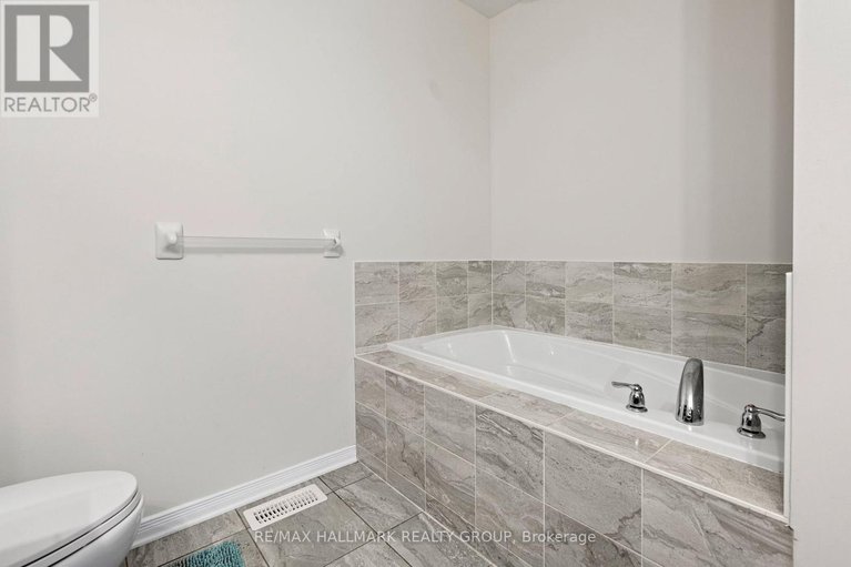 29455064/618-via-campanale-avenue/longfields/ottawa/ontario/K2J4A2_67