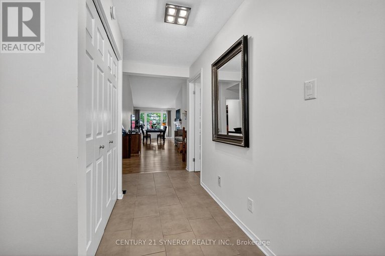 29225789/47-18-oyster-bay-court/stittsville-central/ottawa/ontario/K2S1H3_3