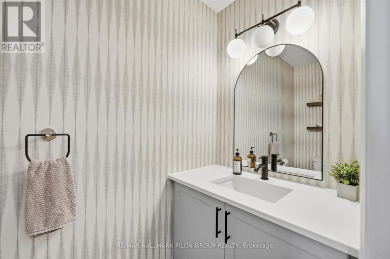 29397813/274-shinleaf-crescent/mer-bleuebradley-estatesanderson-park/ottawa/ontario/K1W0J2_13