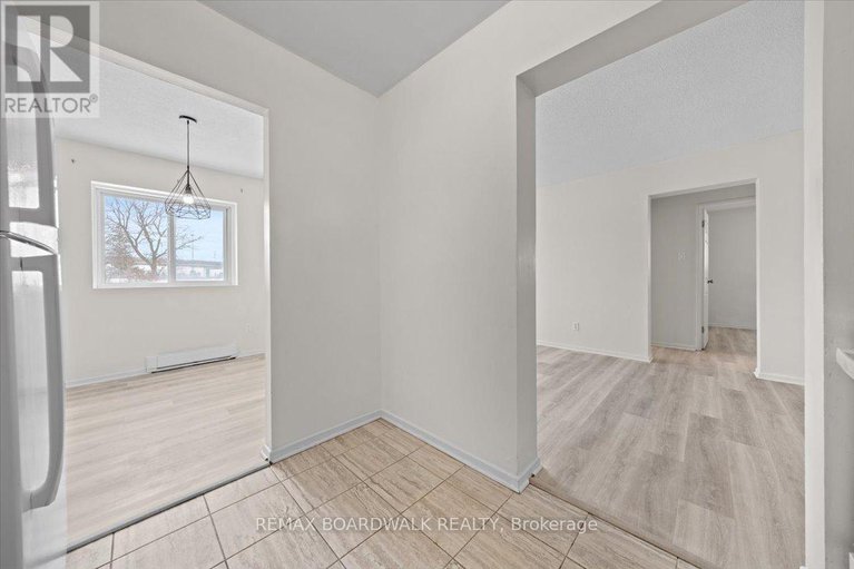 29233591/108a-2044-arrowsmith-drive/beacon-hill-south/ottawa/ontario/K1J7V8_16