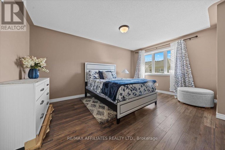 28378372/119-silvermoon-crescent/avalon-east/ottawa/ontario/K4A0P5_23