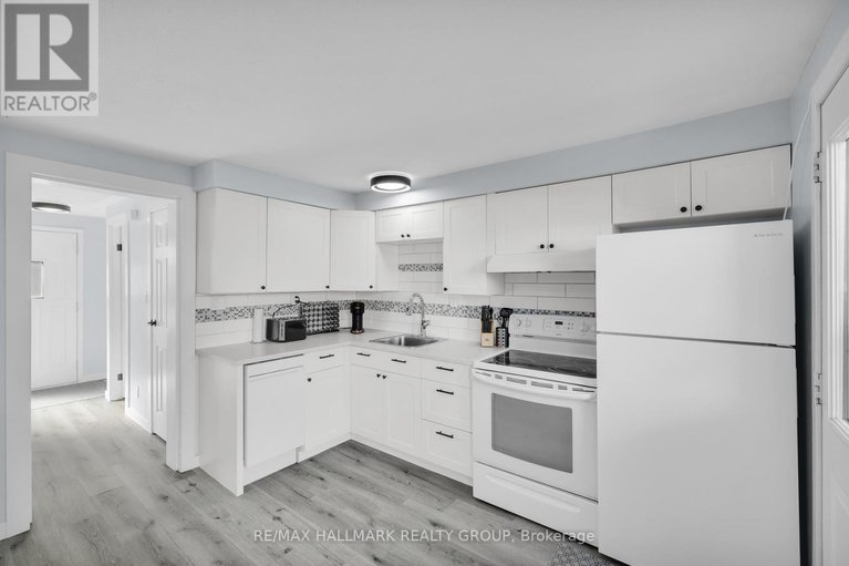 28895852/d-1520-beaverpond-drive/pineview/ottawa/ontario/K1B3R9_14