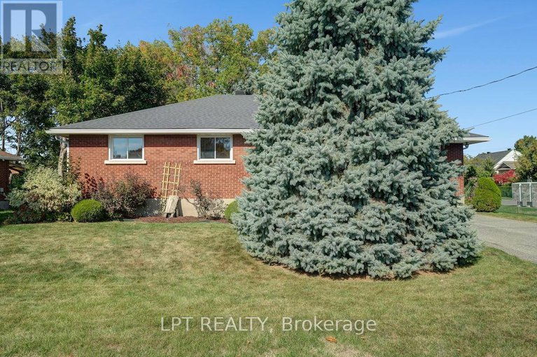 28994142/151-oakridge-boulevard/meadowlandscrestview/ottawa/ontario/K2G2V3_5