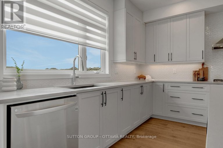 28461424/908-duxbury-lane/riverside-southgloucester-glen/ottawa/ontario/K4M0M3_15