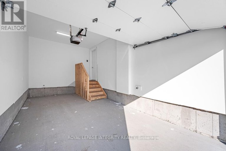 29214070/b-875-contour-street/mer-bleuebradley-estatesanderson-park/ottawa/ontario/K1W0G6_3