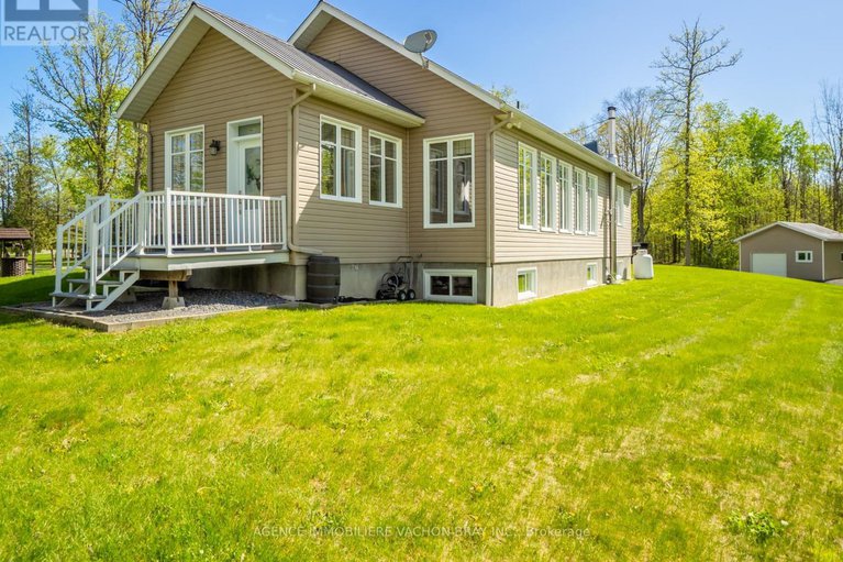 27979759/18668-concession-2-road/north-glengarry-kenyon-twp/north-glengarry/ontario/K0C1B0_26