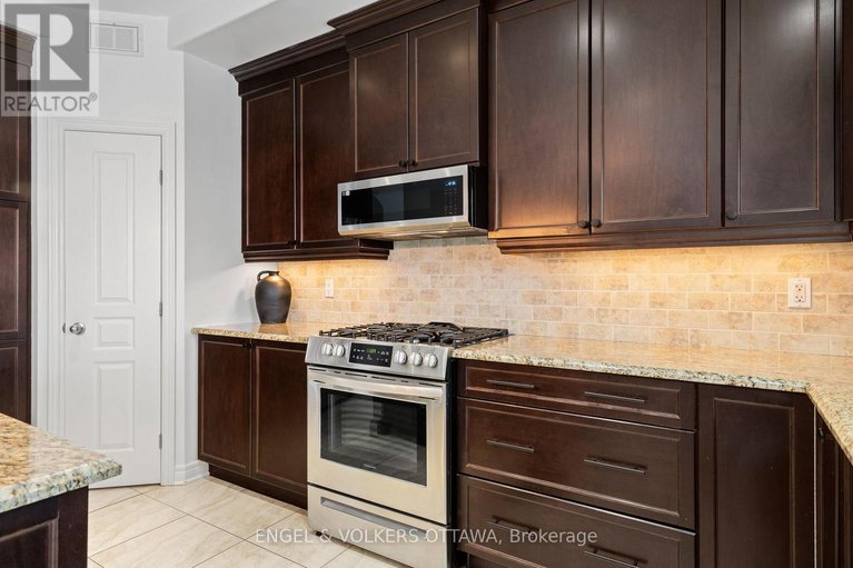 29512841/407-landswood-way/stittsville-south/ottawa/ontario/K2S0A3_8