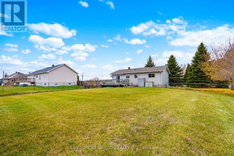 29127984/22032-old-highway-2-highway/south-glengarry-lancaster-twp/south-glengarry/ontario/K0C1E0_10