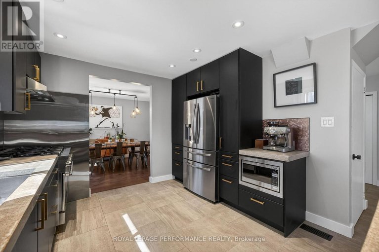 29668804/31-northpark-drive/blackburn-hamlet/ottawa/ontario/K1B3R7_16