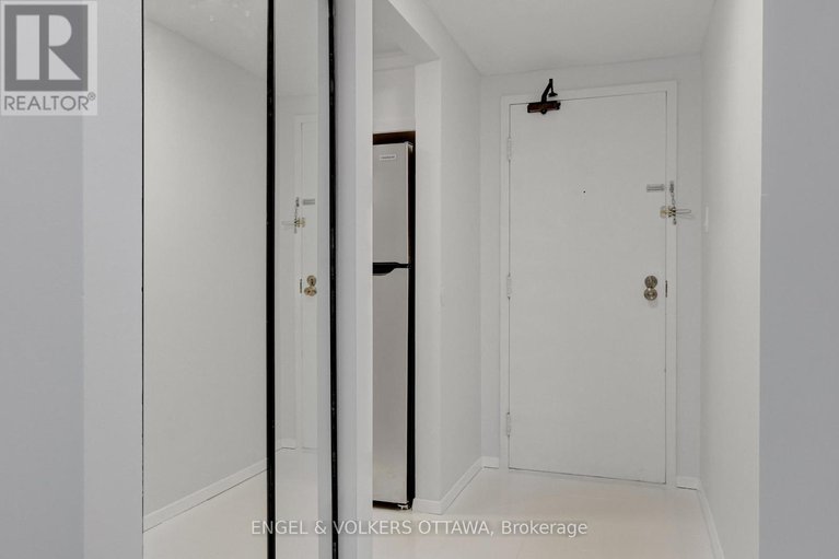 29100990/112-6532-bilberry-drive/orleans-wood/ottawa/ontario/K1C4N9_5