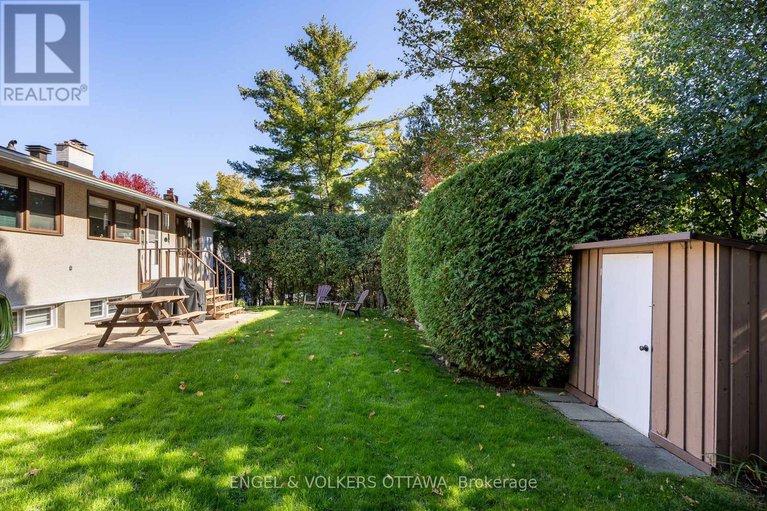 29323423/34-wallford-way/city-viewskylinefisher-heightsparkwood-hills/ottawa/ontario/K2E6B6_45