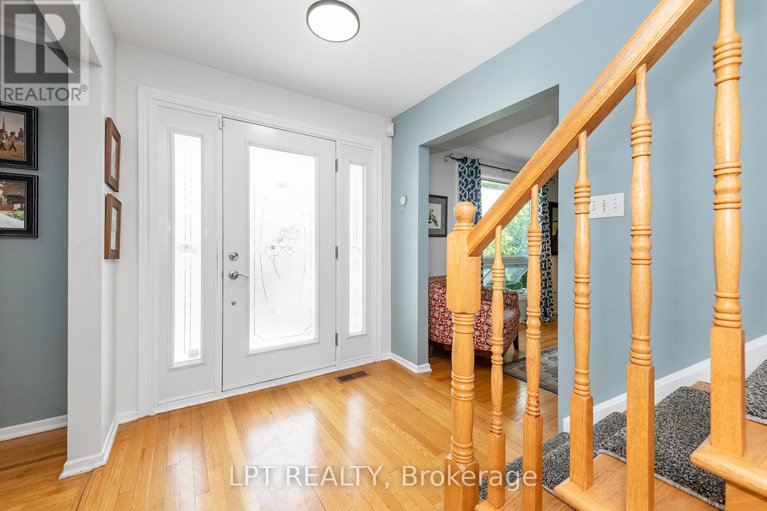 28632467/1329-fontenay-crescent/south-keys/ottawa/ontario/K1V7K5_2