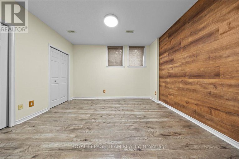 28577530/512-reardon-private/heron-gateindustrial-park/ottawa/ontario/K1V2L1_16