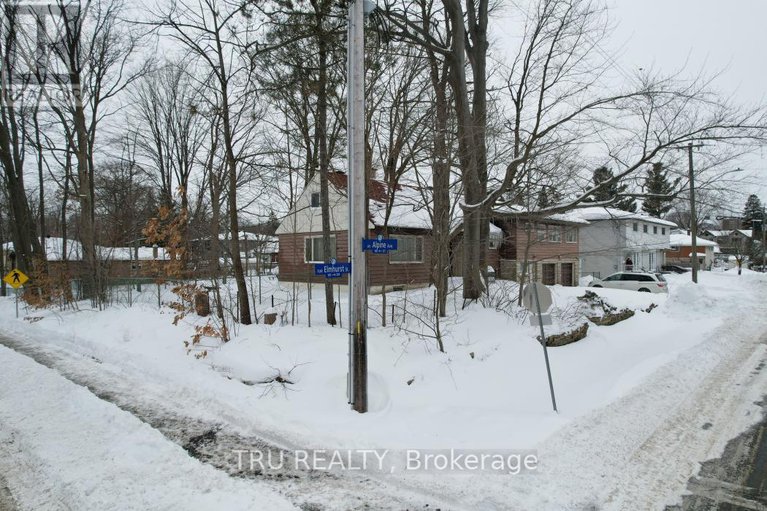 27922641/2626-elmhurst-street/queensway-terrace-north/ottawa/ontario/K2B7N6_4