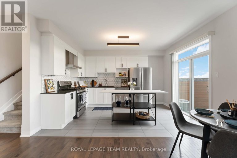 28886490/3040-travertine-way/half-moon-bay/ottawa/ontario/K2J6W9_14