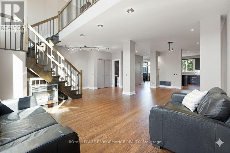 29119540/805-kingsmere-avenue/mckellar-heightsglabar-park/ottawa/ontario/K2A3J8_5