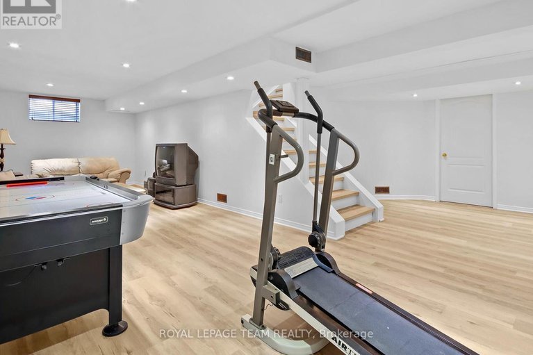 29069392/1105-cindy-hill-crescent/manotick-long-island-nicholls-island/ottawa/ontario/K4M1E8_38